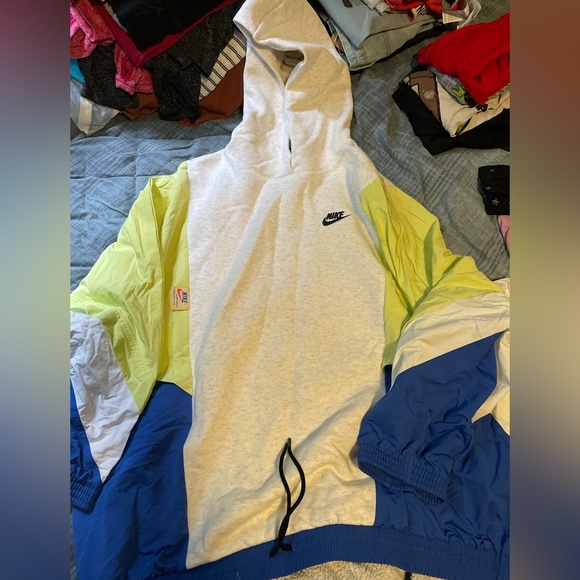 Nike Sweater/Jacket - Picture 1 of 1